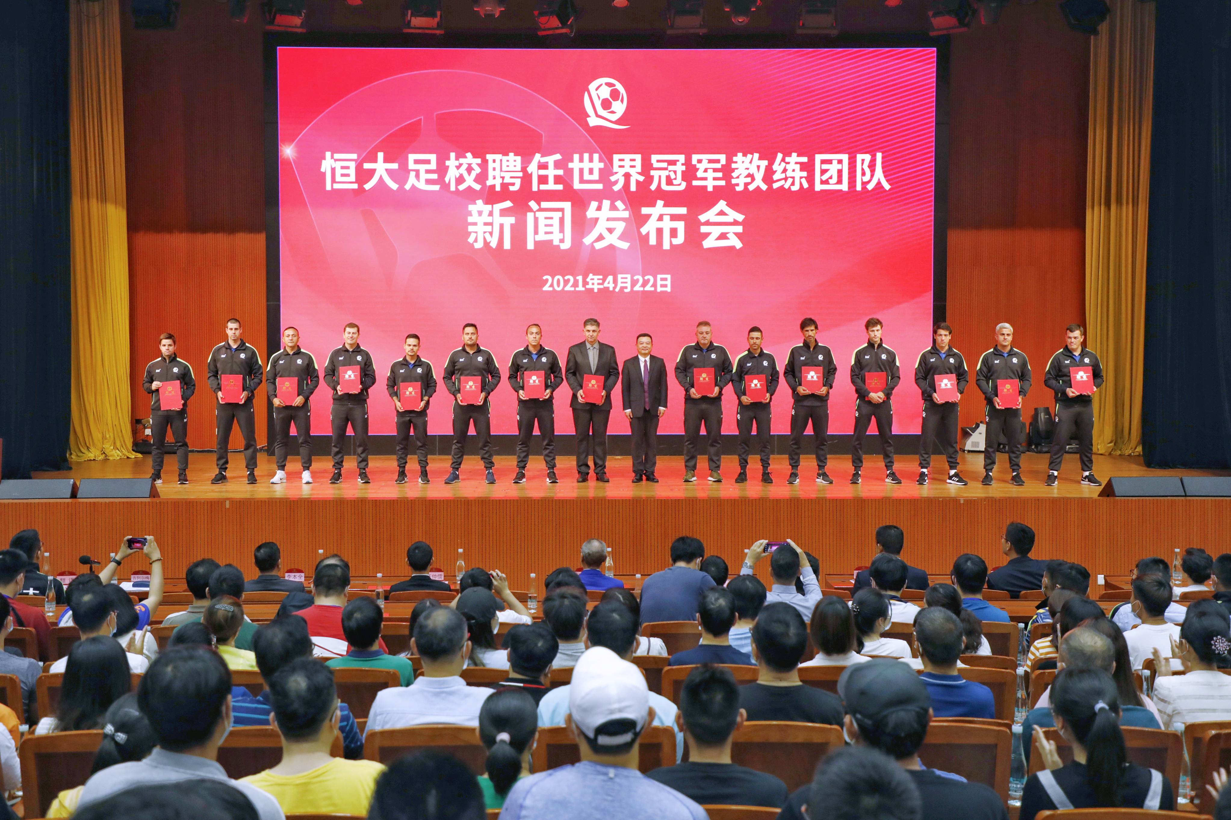 欧洲俱乐部欲引进国际教练