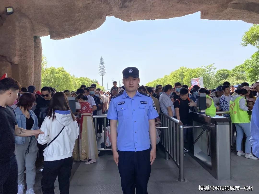 裁判管理有方，比赛秩序井然