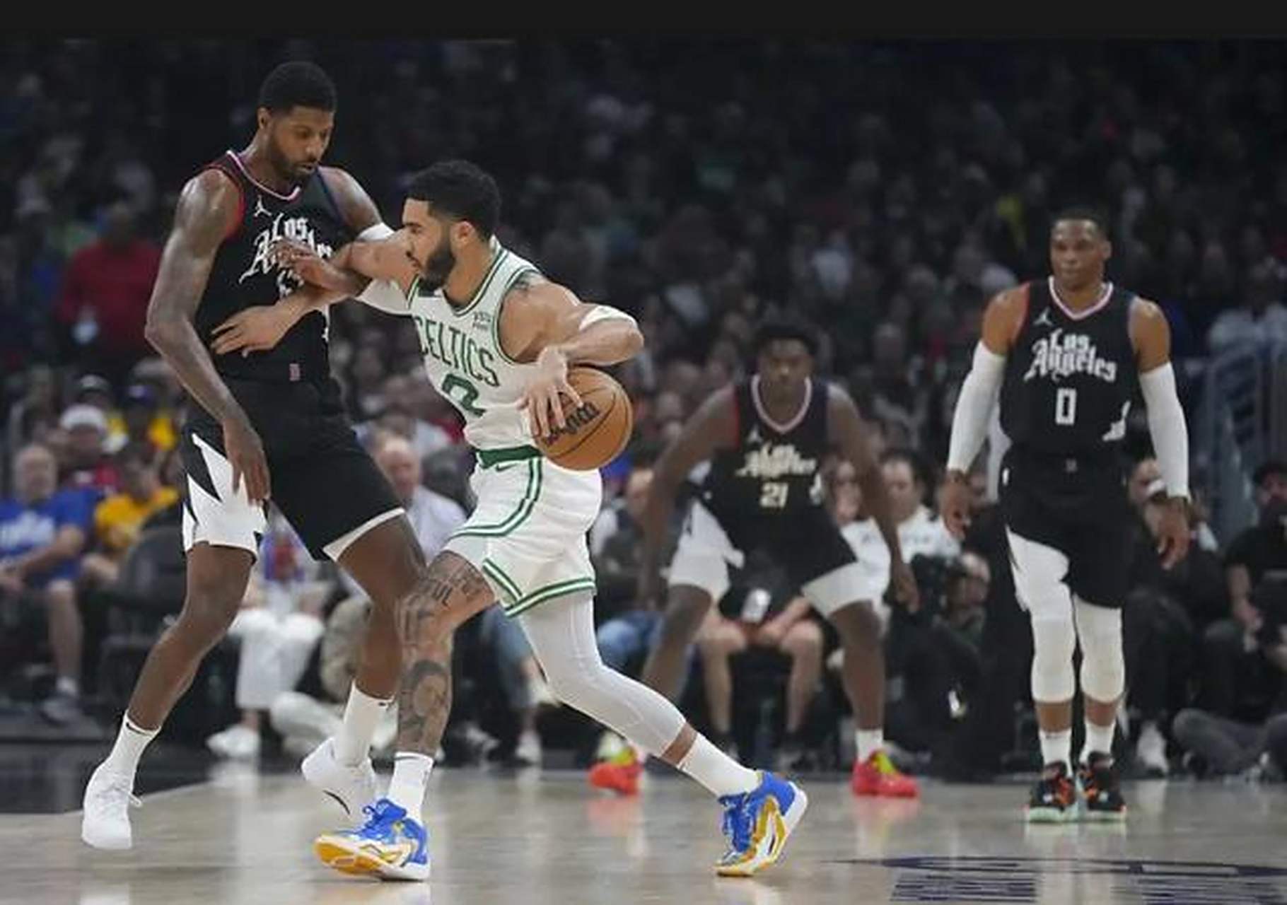 快船击败凯尔特人,双核心表现出色 快船击败凯尔特人,双核心表现出色