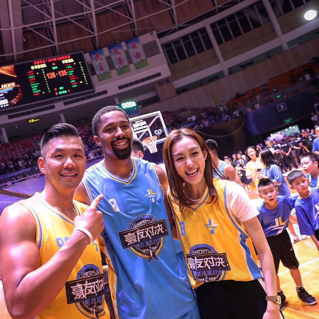 关于豪门对决！篮球上演世纪大战的信息