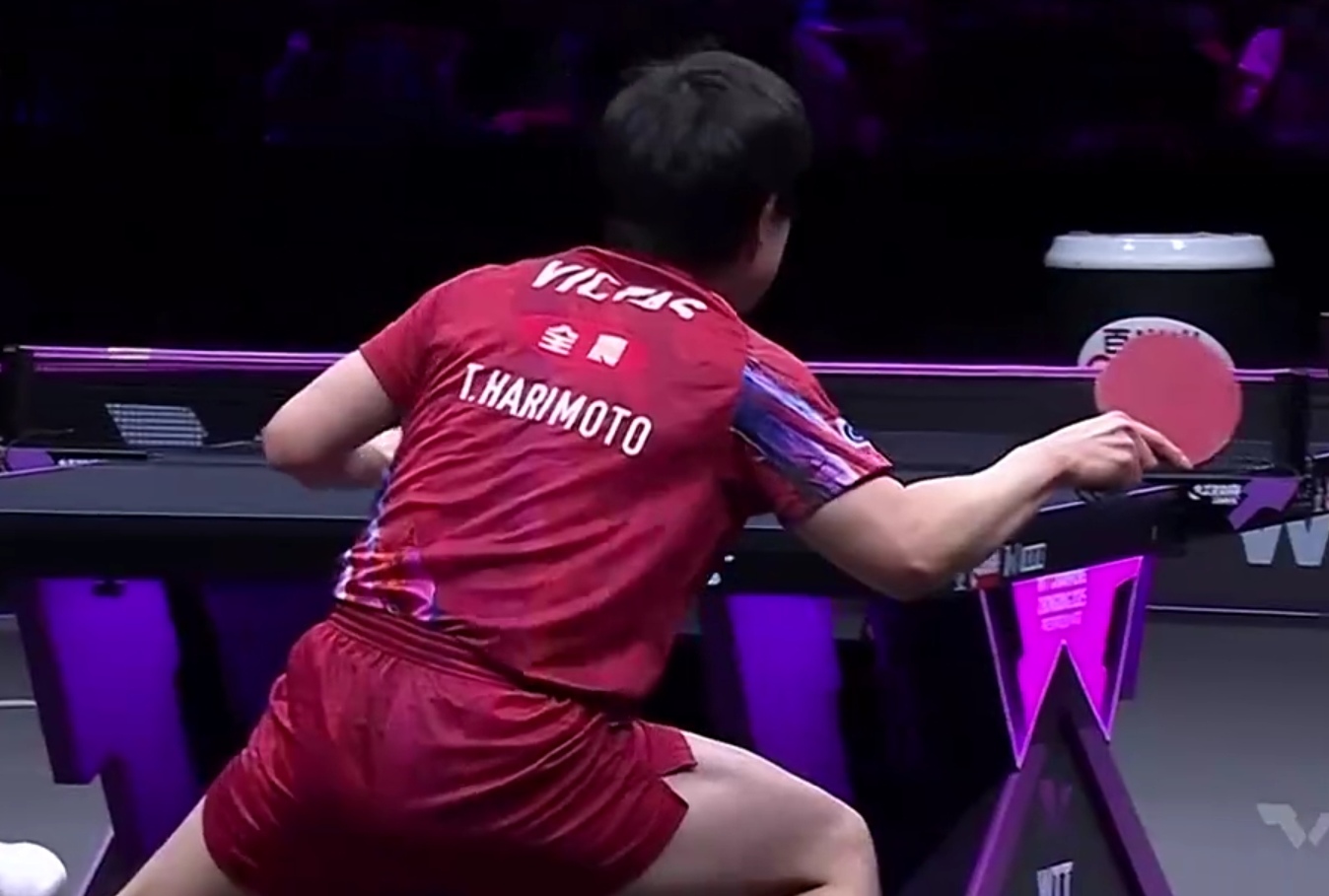 开云体育入口-英格兰队鏖战中国队，张本智和高光表现