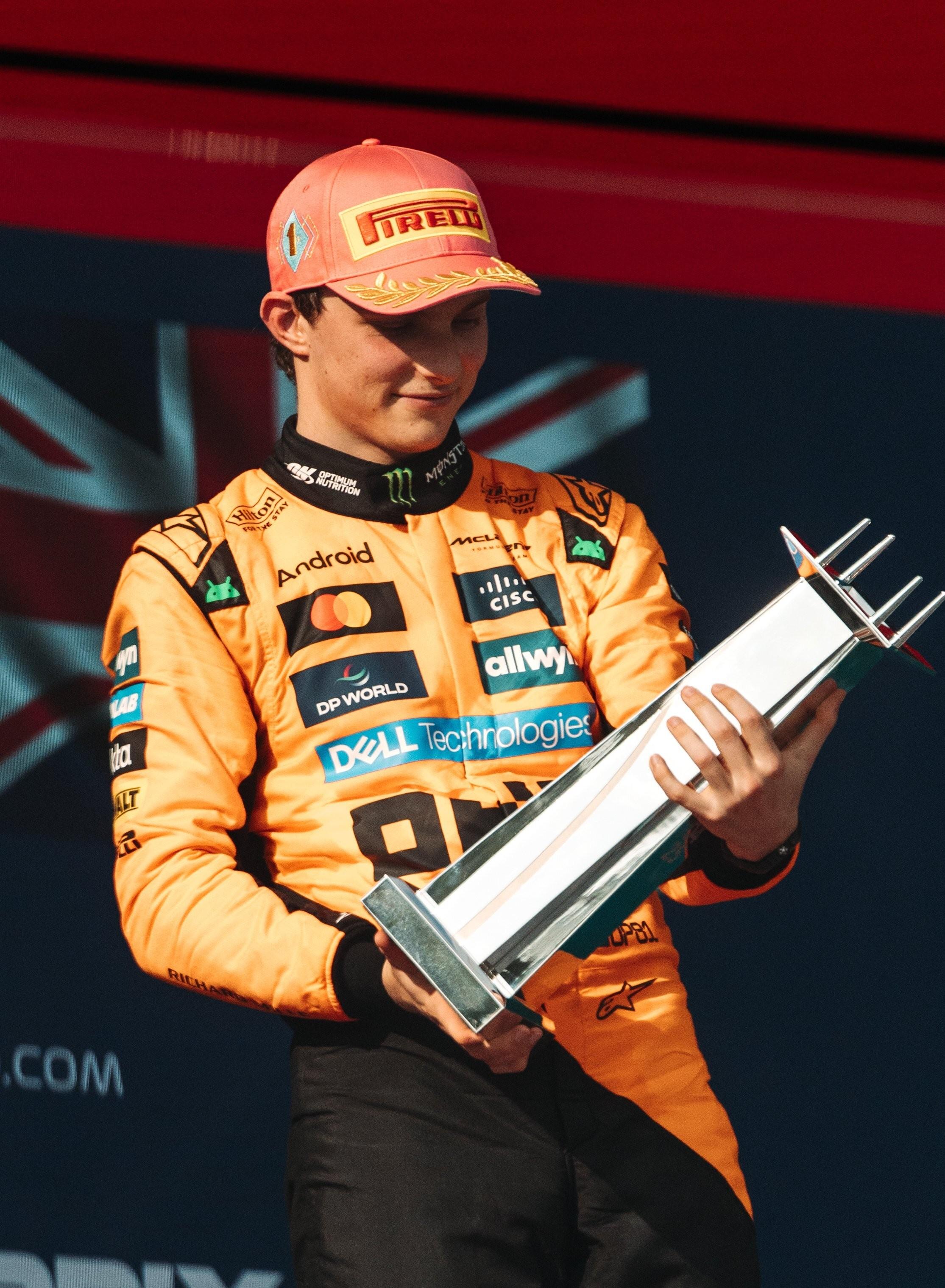 开云体育-梅赛德斯鏖战迈凯伦，周冠宇关键制胜