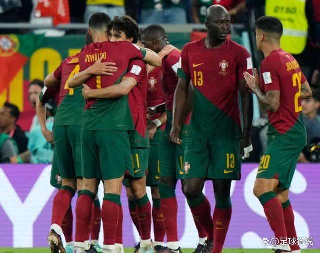 佛罗伦萨对阵几内亚，C罗比赛走势一手掌控